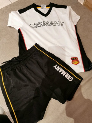 Set of shirt and shorts like new, black and white, sizes 122-128 cm
