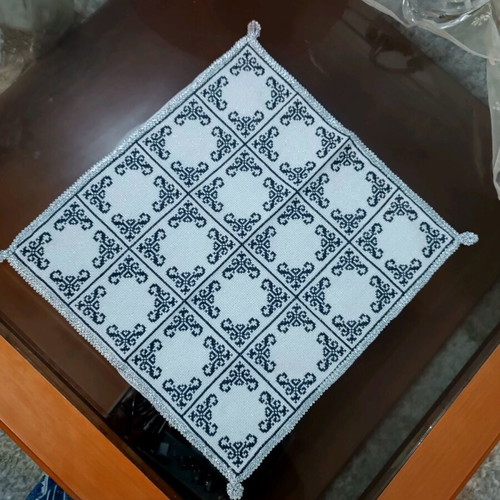 Square Napkin 40x40 new with cross-stitch and lining