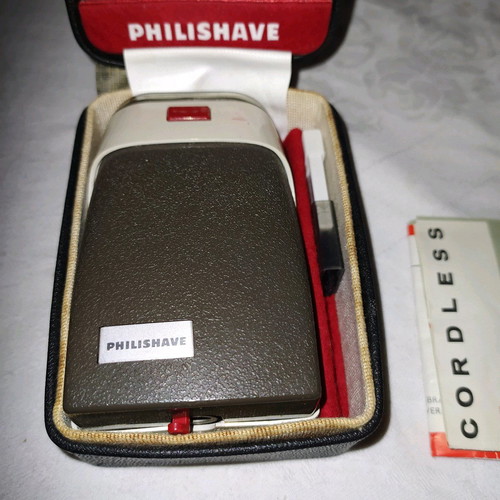 Philisave shaver from the 1960s used, functional