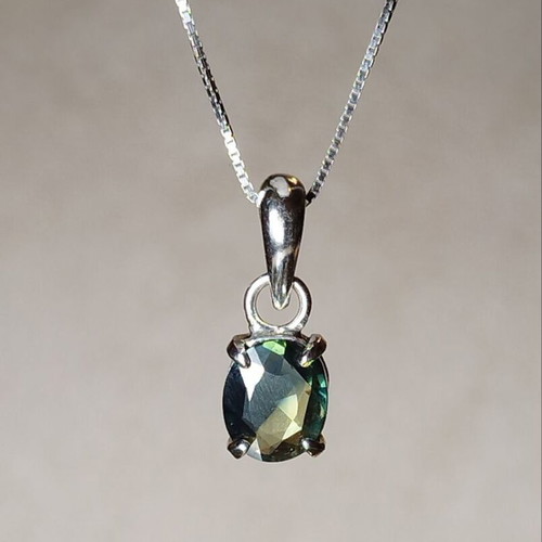 Sapphire necklace 1.22ct VVS natural Australian green-blue with chain new