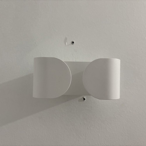 White metal wall lights set of 4 like new