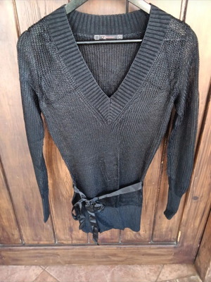 Raxevsky knitted viscose blouse size S like new, black