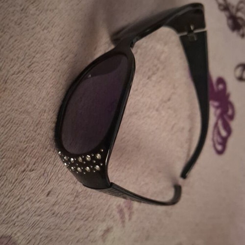 Women's fashion sunglasses new, black with zircon and engraving