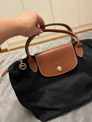 Longchamp bag authentic small size like new, black