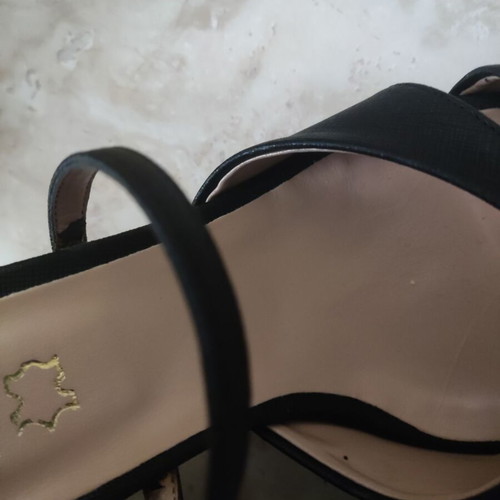 Ellen women's sandals size 39 black like new