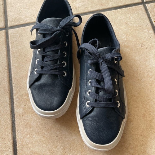 Leather sneakers Avenue navy blue like new, size 37
