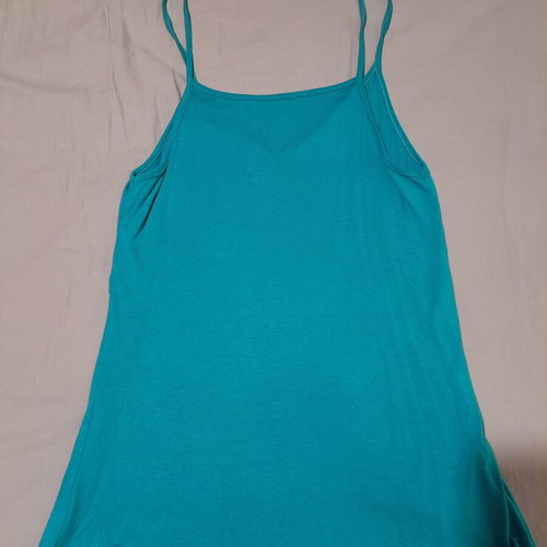 Blouse with V-neck and ruffle design, like new, turquoise