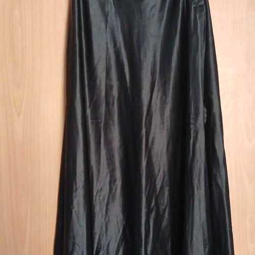 Satin black maxi skirt New Look like new, side buttons