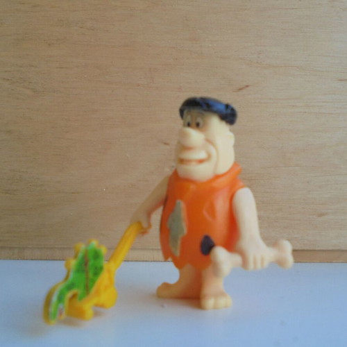 Flintstones Kinder collectible figures 6 pcs like new with extra items