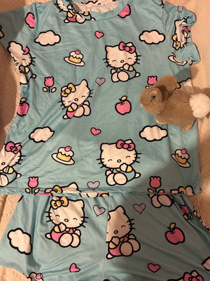 Women's HelloKitty pajamas like new, blue