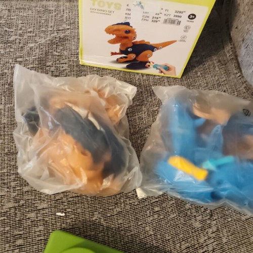 Dino set unused