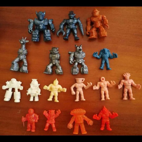 Teratomachoi figures used, set of 18 aliens