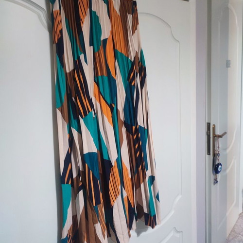 Pleated skirt Shein like new, multicolor, size M