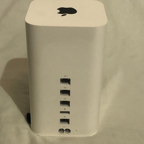 AirPort Extreme 6th generation used with crack and cosmetic flaw