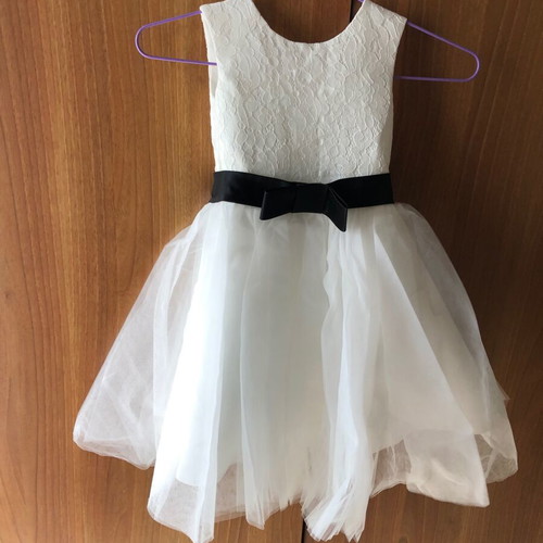 Flower girl dress new for 3-year-old girl with lace and tulle