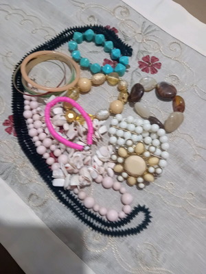 Fo Bijou set like new, colorful necklaces and bracelets