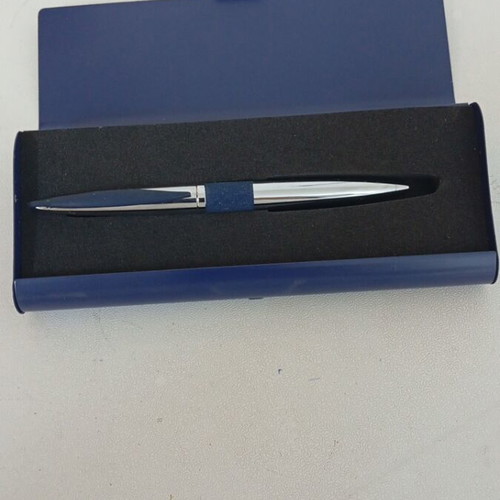 Masterpiece pen like new with case