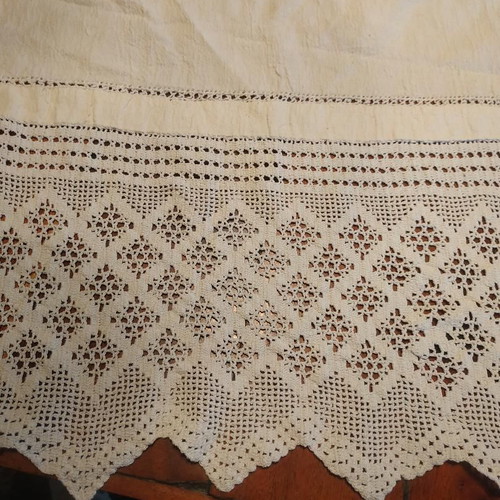 Handmade white cotton tablecloth with crocheted lace unused