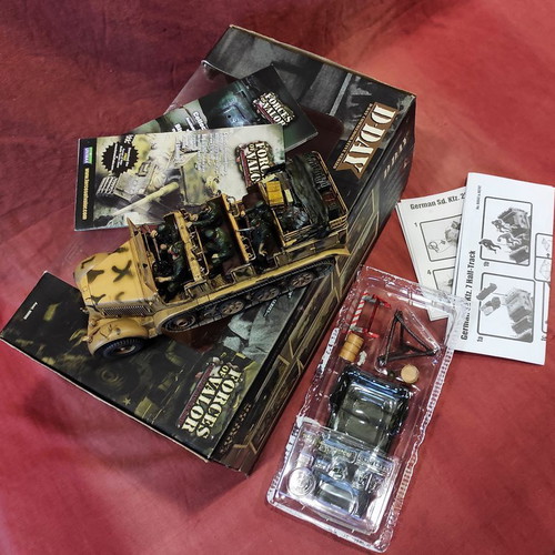 COLLECTIBLE metal version of the tracked vehicle "German Sd.Kfz.7 Half-Track"132 OUT OF STOCK.
