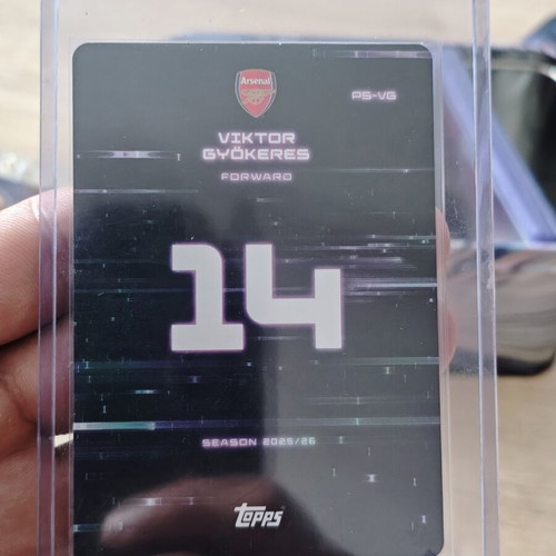 Topps 2025-26 Match Attax Extra Victor Gyokeres 3D-X Lens card