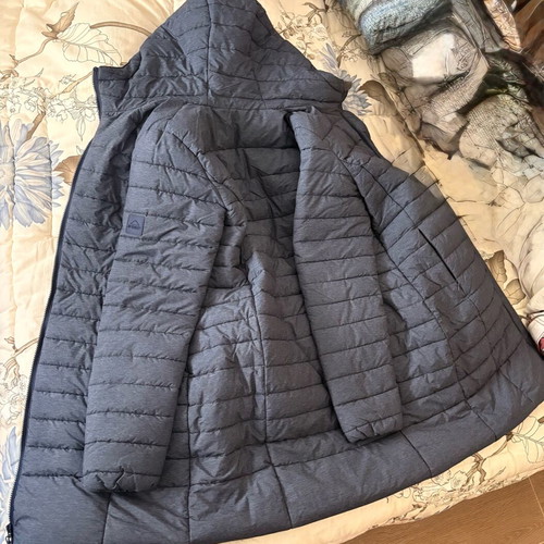 Mc Kinley puffer very light, like new, size M, navy