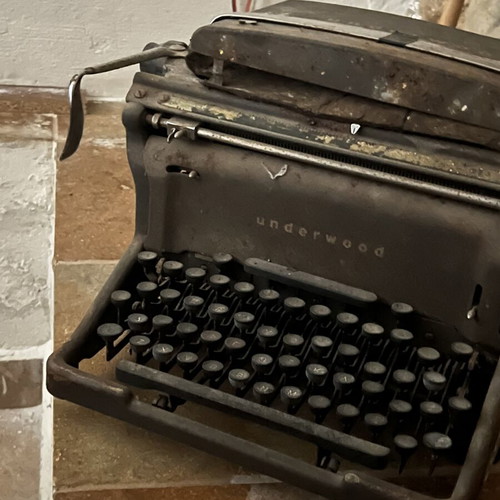 Vintage Underwood mechanical typewriter with patina