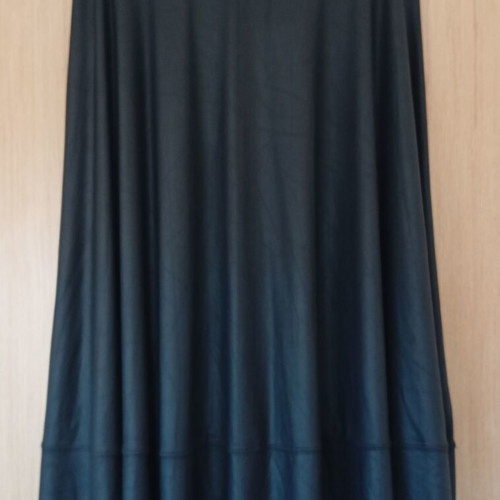 Pink Woman skirt size L like new, black polyester