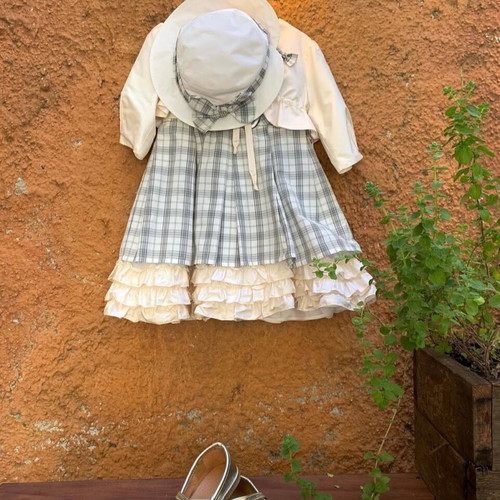 Wedding and baptism items like new, entire stock