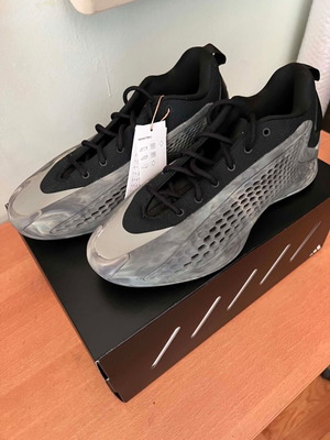 Adidas AE 1 Low αθλητικά παπούτσια σαν καινούργια, μέγεθος 45, μαύρο και μπεζ