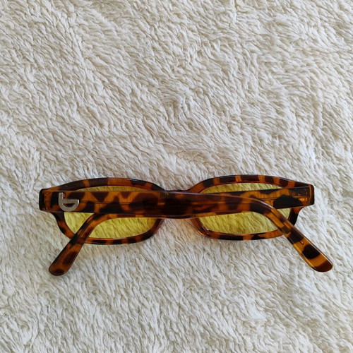 Vintage sunglasses like new with tiger frame and yellow lenses