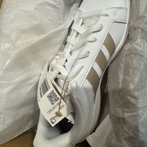 Adidas sneakers new, size 38.5