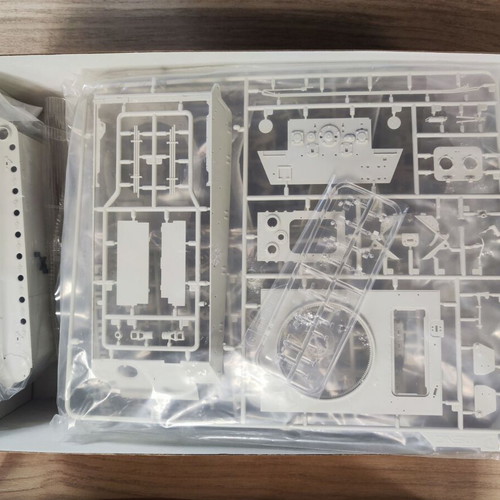 Meng King Tiger sd.Kfz.182 model 1/35 new