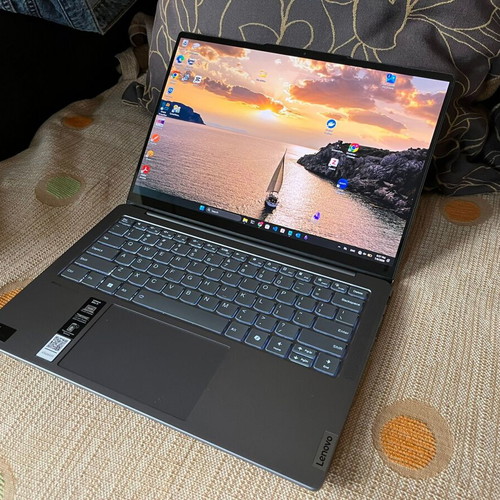Lenovo Slim 7 14IMH9 14" OLED Touch laptop like new, Intel Core i7, 32GB RAM, 1TB SSD
