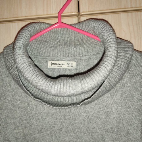 Knitted long gray sweater used, size medium