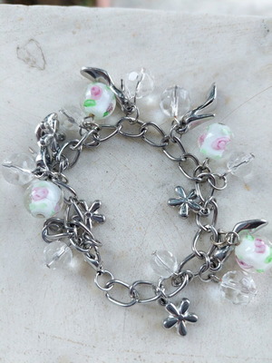 Bracelet with silver details and beads new