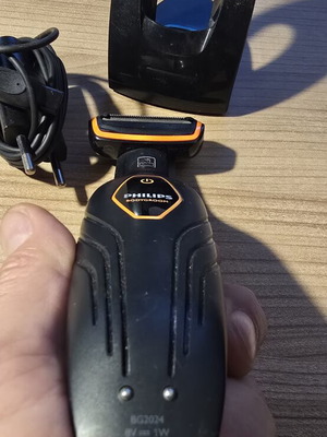 Philips BG2024 beard and body trimmer set