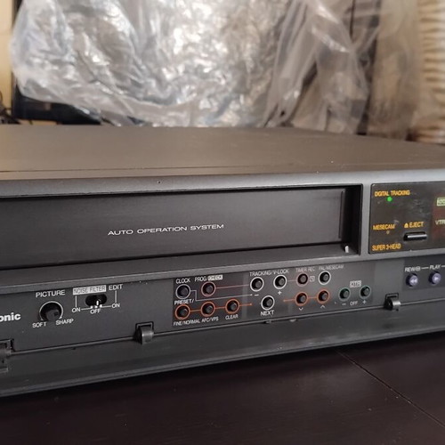 Panasonic NV-J40EO vintage VHS VCR Super 3-Head