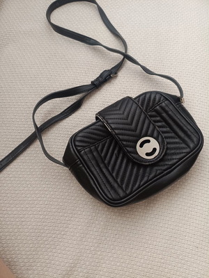 Zara black crossbody bag used, small and comfortable