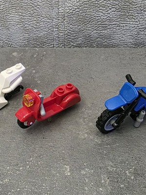 Lego motorcycles like new, set of 3, vintage