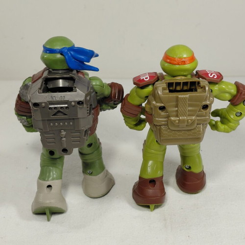 Teenage Mutant Ninja Turtles Leonardo & Mikey figures used, 2012