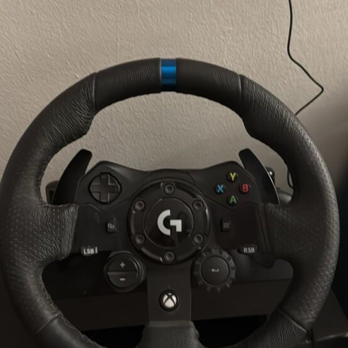 Logitech G923 racing wheel for Xbox and PC, like new with box