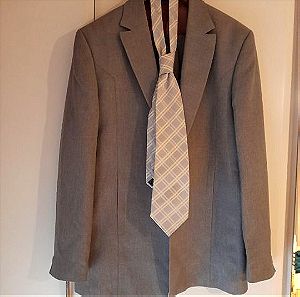 αντρικο κοστουμι καλοκαιρινο με ασορτί ιταλική γραβάτα νο 44.το χρωμα είναι πιο ανοιχτό από αυτό που αποτυπώνεται στις φωτο