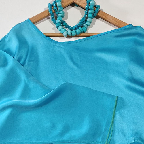 Maurizio turquoise silk blouse XL used with 2 necklaces gift