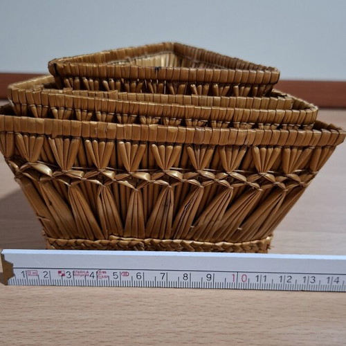 Wicker baskets used, triangular shape, practical for every use