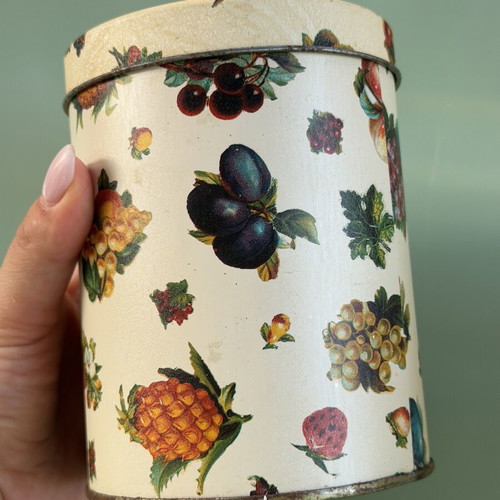 Vintage airtight tins set of 2, used
