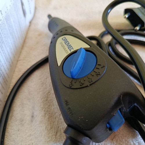 Dremel metal engraver like new