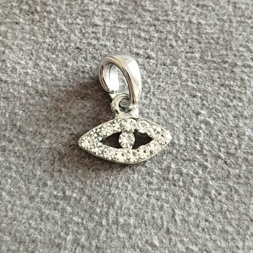 Silver mataki and cross pendants like new