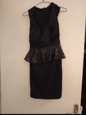 Formal dress new, black with sequins, size M