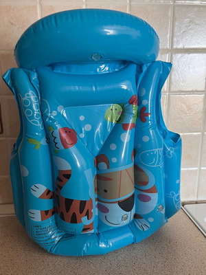 Inflatable Swimming Vest New