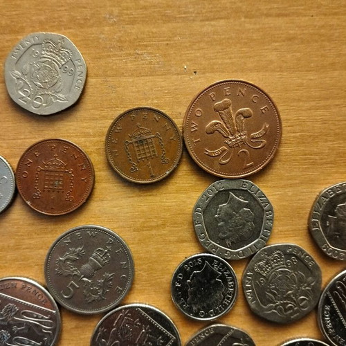 Great Britain coin collection, pack of 32 pence and pounds